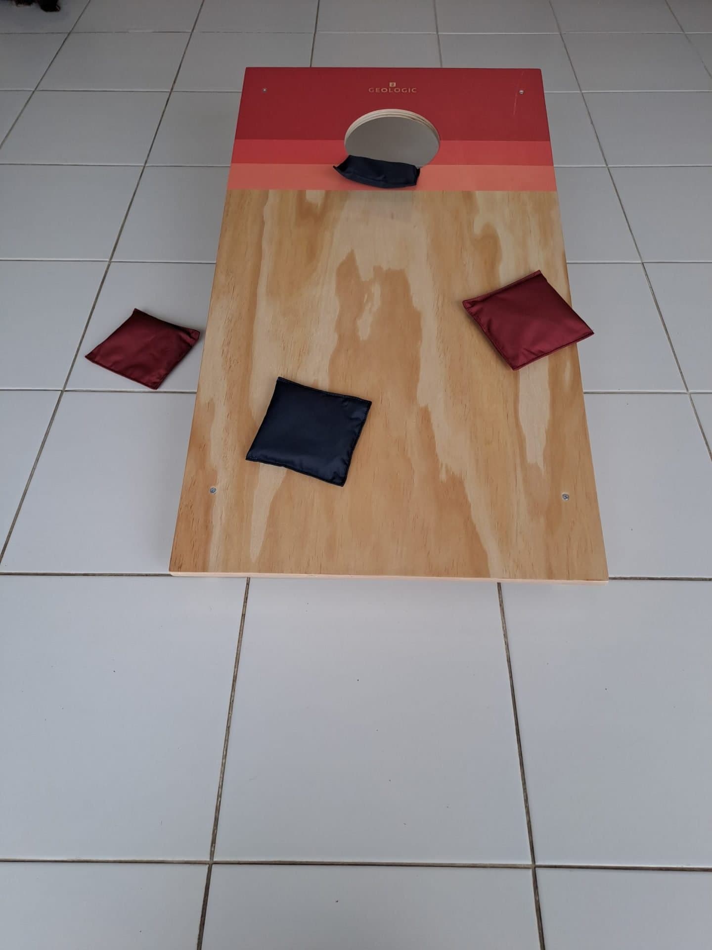 Jeu géant en bois cornhole à louer ToulouseElite animation