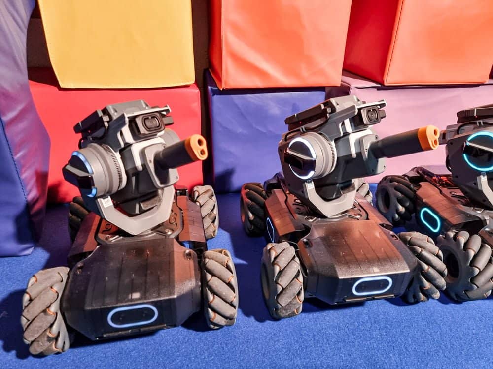 Elite Robots interactifs — vue 3