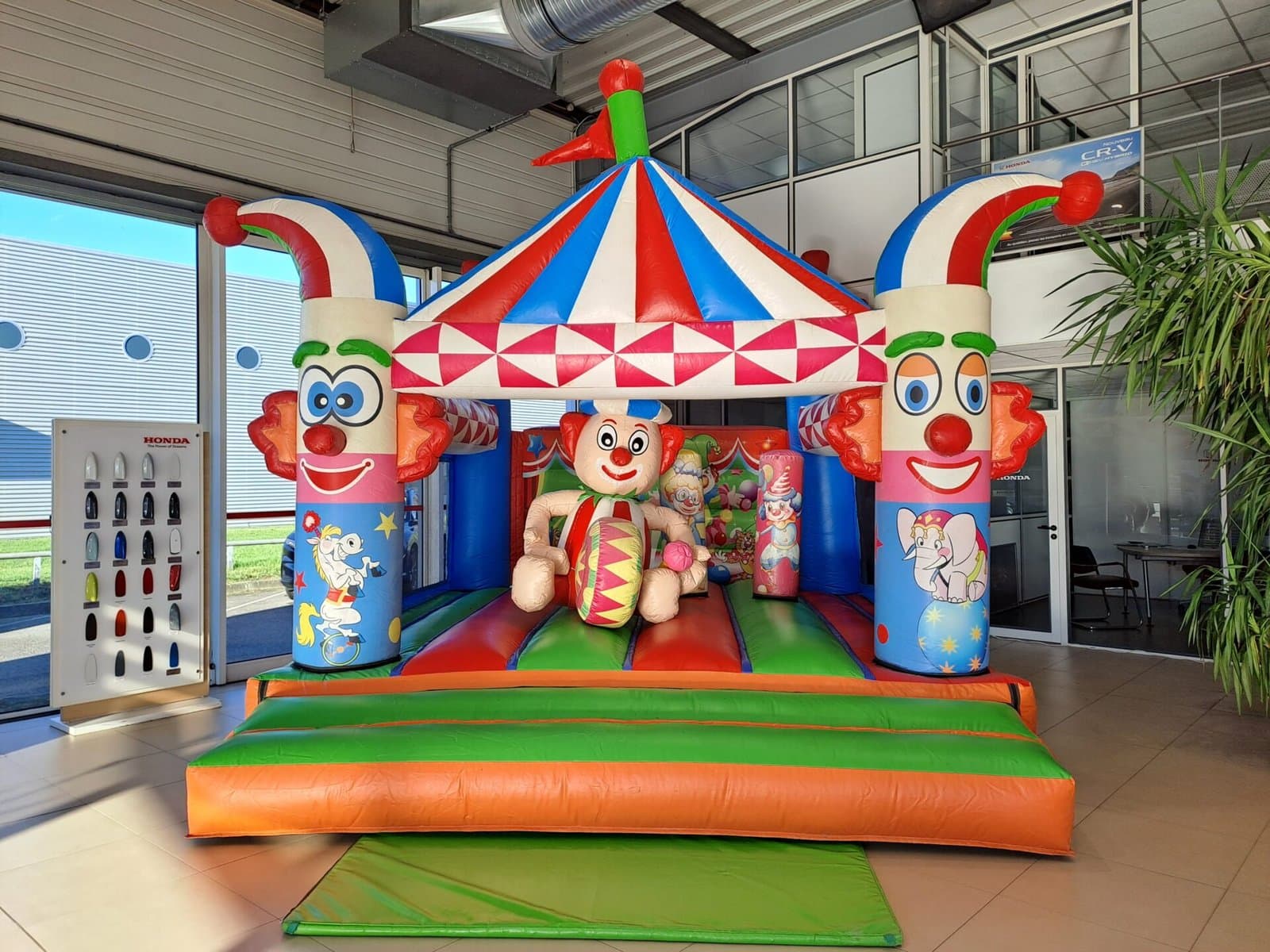 Château gonflable clown à louer chez Elite Animation Toulouse