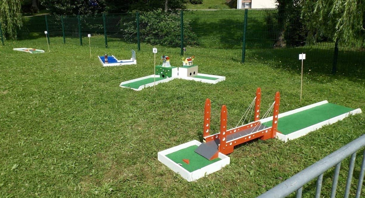Pistes de mini-golf à louer chez Elite Animation Toulouse Occitanie
