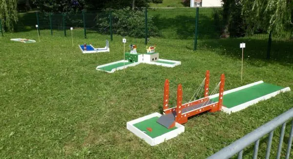 Pistes de mini-golf à louer chez Elite Animation Toulouse Occitanie